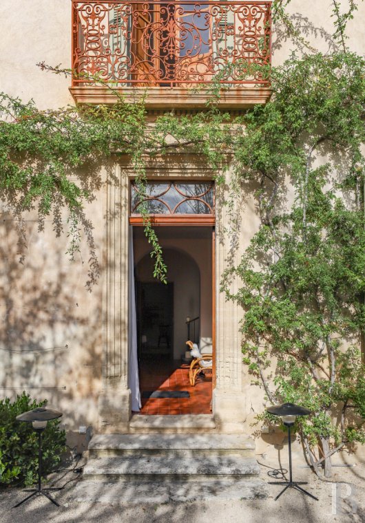 A traditional yet bold village house in the Alpes-de-Haute-Provence, to the south of Forcalquier - photo  n°3